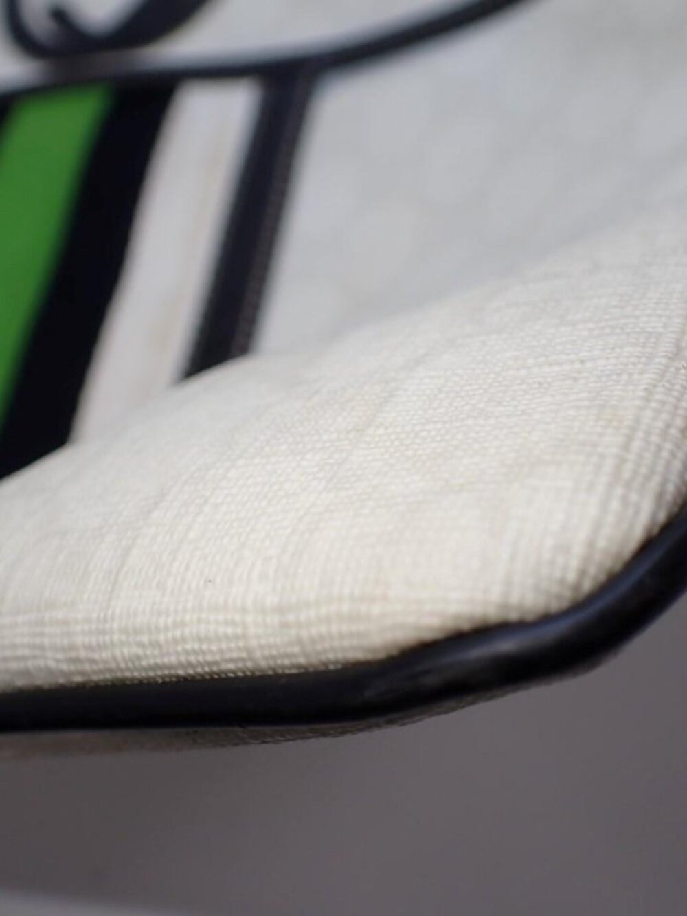 Gucci White Canvas Shoulder Bag with Green and Black Stripe - Picture 10 of 13